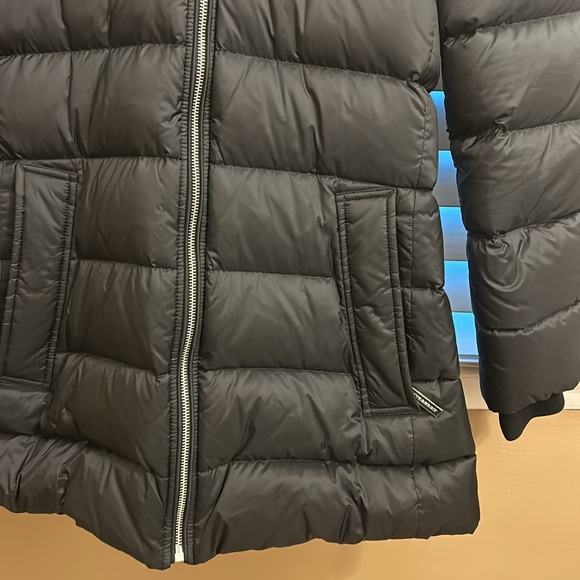 Burberry Coat- 100% authentic - Picture 4 of 13